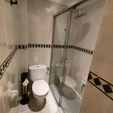 Tirwal Juderia Apartment *